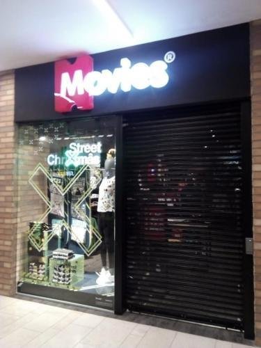 Tienda MOVIES - CC. Salitre Plaza - Bogotá. (4 Fotos)